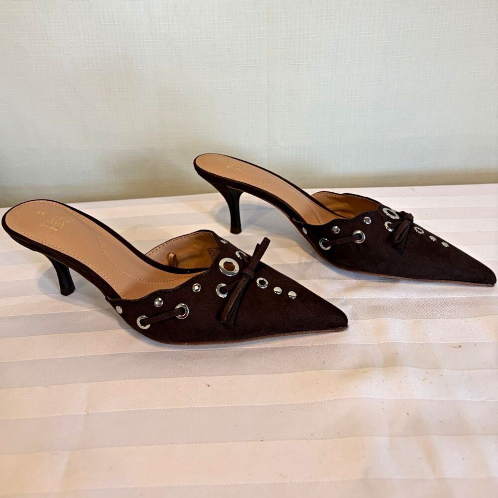 Time and Tru Women’s Brown Faux Suede Pointed Toe Studded Mule Slip On 6